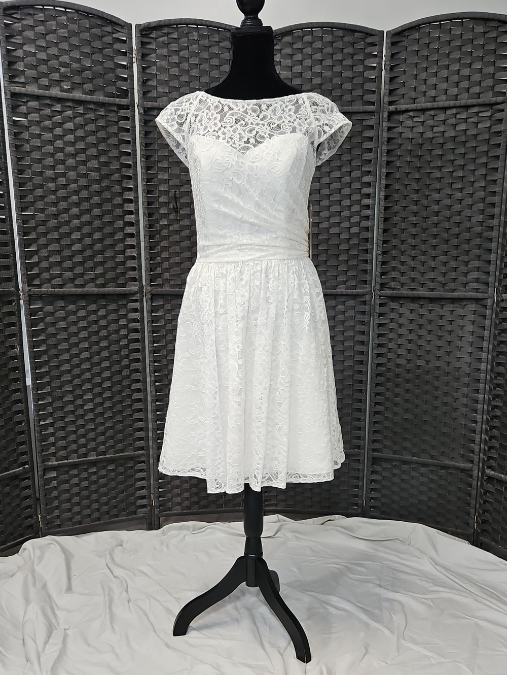 Size 12 (fits like a 8) White Lace Knee to Tea-Length Dress by B2 by Jasmine NWT